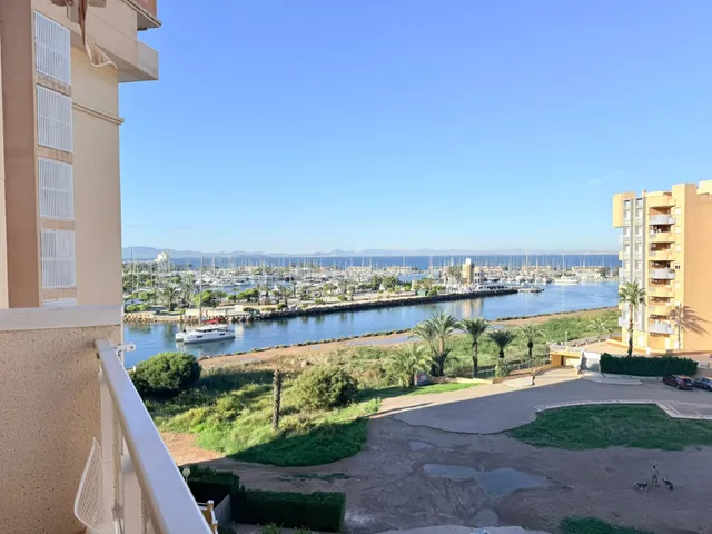 Apartamento situado en el kilómetro 14 de La Manga del Mar Menor, en el residencial Puerto Mar I y II. — 6