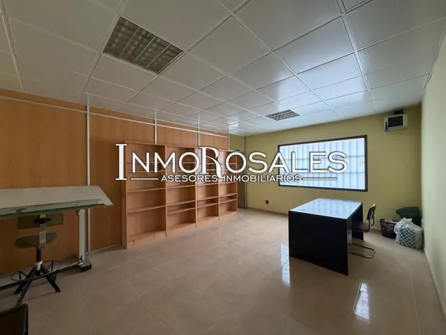 MAGNIFICO LOCAL CON POSIBILIDAD CAMBIO DE USO - foto 2