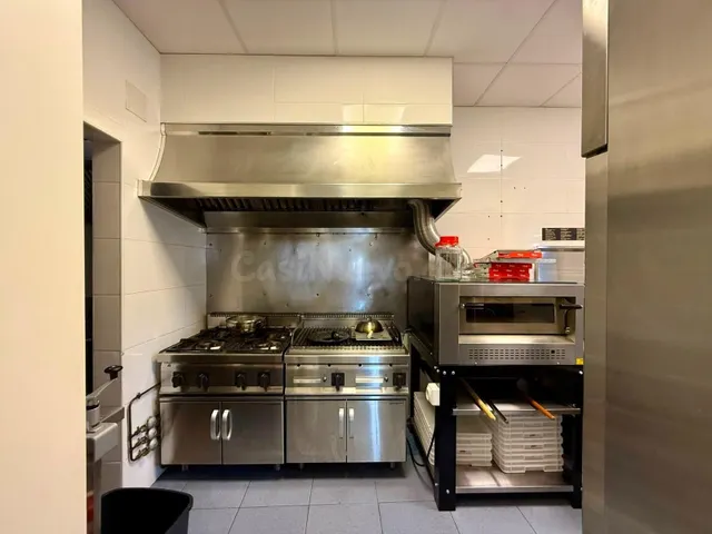 Local comercial 101m² en venta - Los secanos — 34