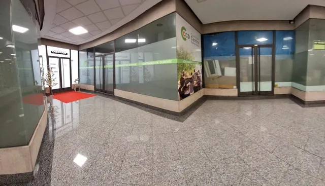 Local comercial ideal en la Galería Cambre  | Espacio versátil y céntrico para tu negocio — 24