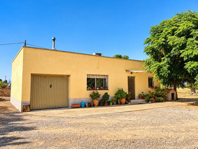 Chalet con 14.269 m2 de terreno a solo 5 minutos de Cambrils