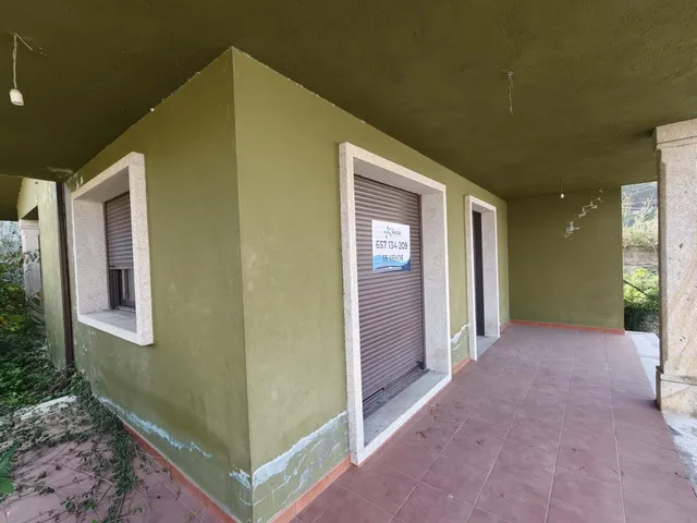 Chalet en Venta en Vilaboa — 41