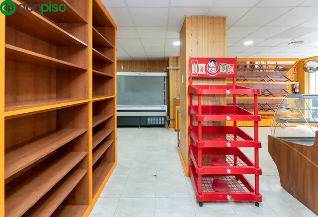 LOCAL COMERCIAL EN EL CHARCÓN — 12
