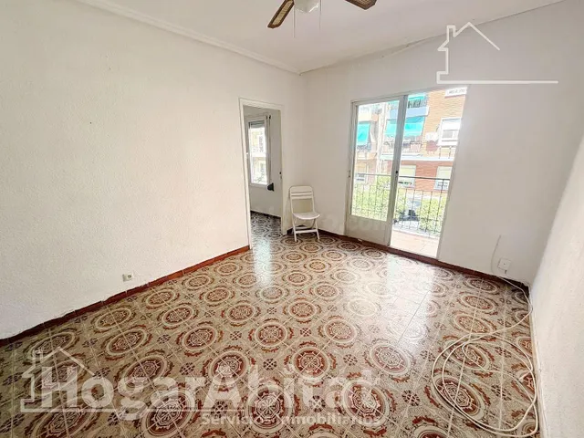 ACOGEDOR, EXTERIOR Y LUMINOSO CON BALCÓN, CERCA DE LA AV DEL - foto 2