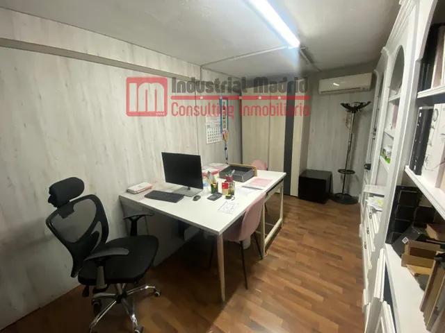 Nave industrial 887m² en venta - Zona Industrial — 17