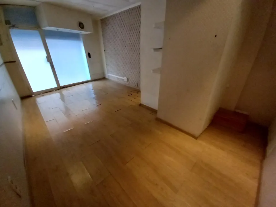 LOcal de 27 m2 junto Muntaner/Rda General  Mitre