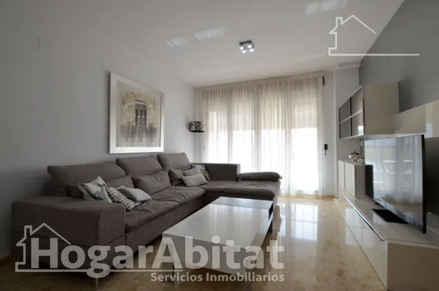 ¡vistas despejadas! amplio, alto y moderno con ascensor y balcón — 31