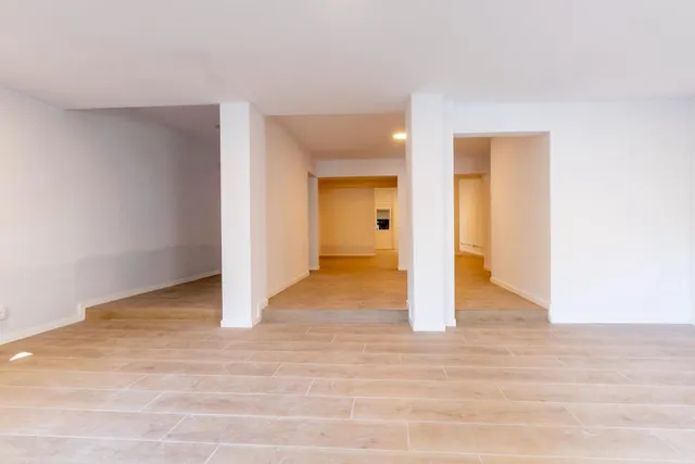 Local a estrenar de 112 m2 en Sitges. Abre tu negocio mañana — 13