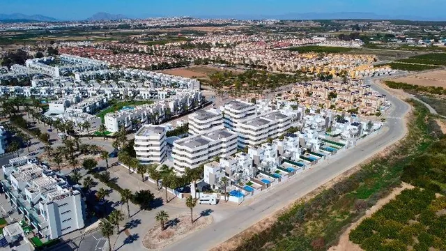 Apartamentos de 2 dormitorios, 2 baños, en Complejo Exclusivo en Guardamar del Segura — 32