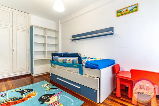 ✨ ¡amplio piso de 4 dormitorios con  terraza en pleno centro de Carballo por 178.900€! — 23