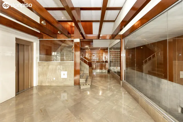 Vivienda de 170 m2 con 5 dormitorios en Gran Vía – Amplia y con gran potencial — 24