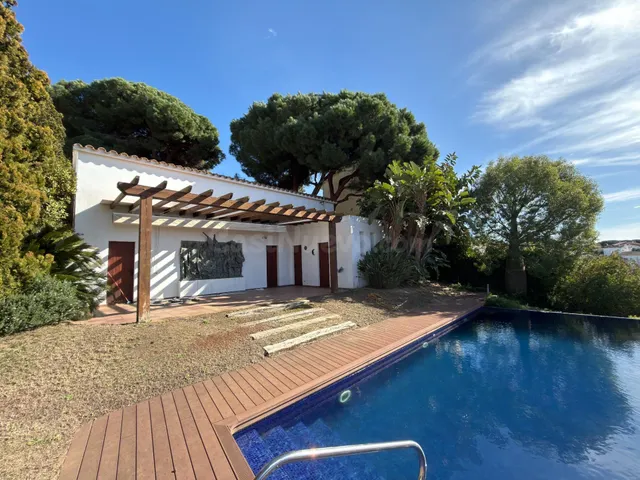 ESPECTACULAR CASA EN CANET DE MAR CON APARTAMENTO PARA INVIT - foto 3