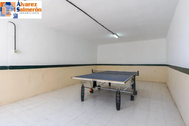 ADOSADA EN URBANIZACIÓN EN HUETOR VEGA — 37
