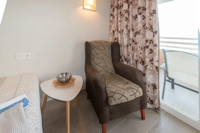 ALQUILER ESTUDIO FRONTAL AL MAR EN CENTRO FUENGIROLA — 9