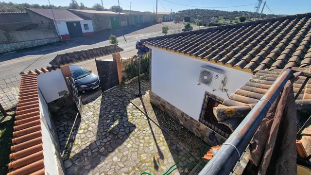 ALQUILER CHALET CON PARCELA EN HIGUERA DE VARGAS — 6