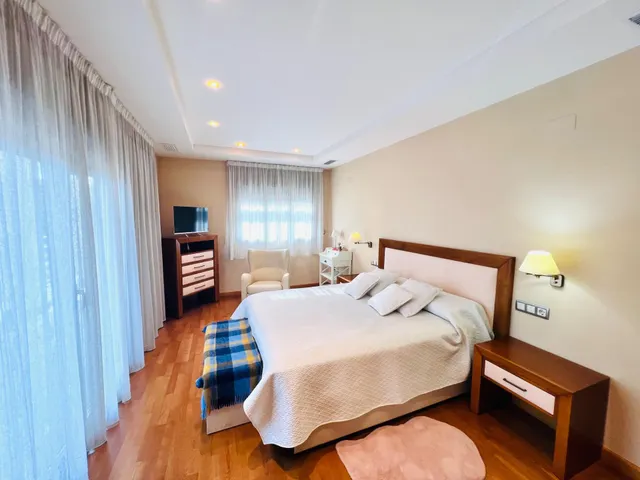 Chalet urbano con piscina en Elche, zona Torreta-Portalada. — 22