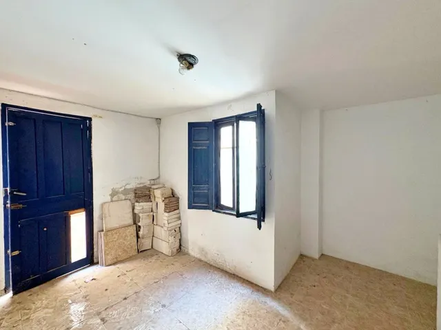 SE VENDE CASA  A POCOS METROS DEL PUENTE DE LA VIRGEN — 9
