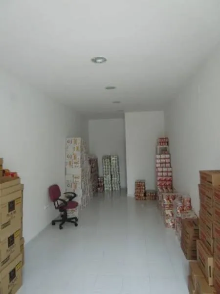 Urbis te ofrece un Local en alquiler en Pizarrales, Salamanca.