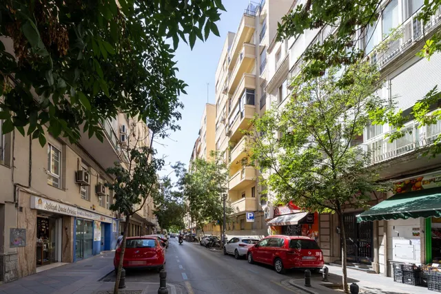 ESPECTACULAR PISO DE 4 DORMITORIOS EN PEDRO ANTONIO DE ALARCÓN 9 — 31