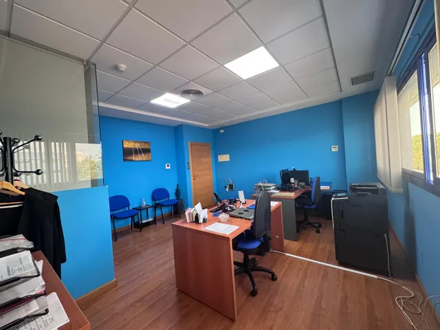 Oficina en venta en Zona Oeste — 29