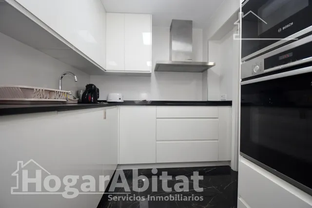 ¡Espectacular! Amplio, moderno y reformado, todo amueblado y cerca del centro — 29