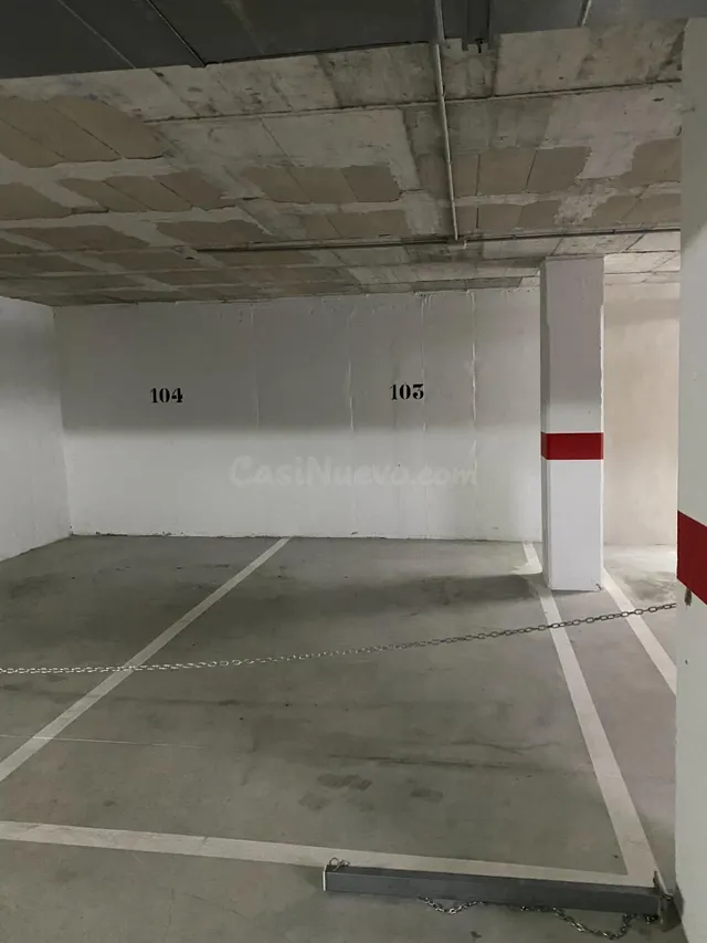 Plaza de parking con trastero