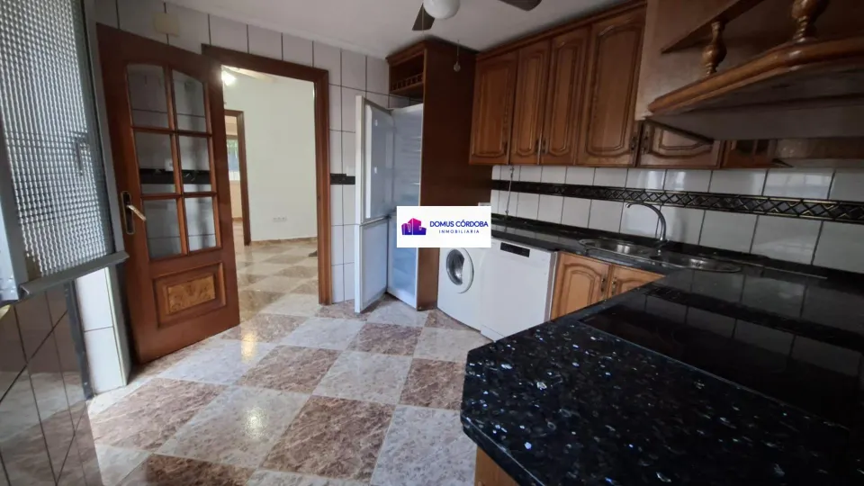 Magnifica casa de una planta en  la zona de cañero