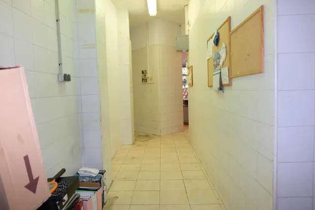 Local en venta en calle José Maria Bayarri de Valencia — 12