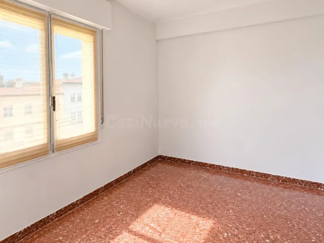 Piso Céntrico en La Senia para Reformar - foto 5