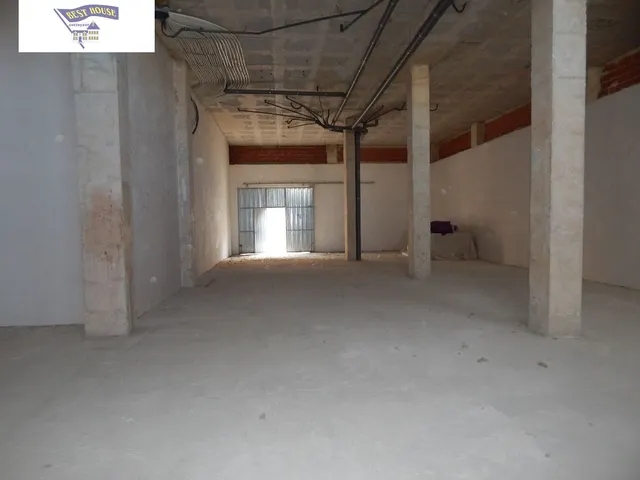 LOCAL COMERCIAL EN ALQUILER — 16
