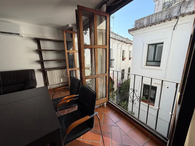 ¡¡ PISO REFORMADO A UN PASO DE LA RIBERA !!