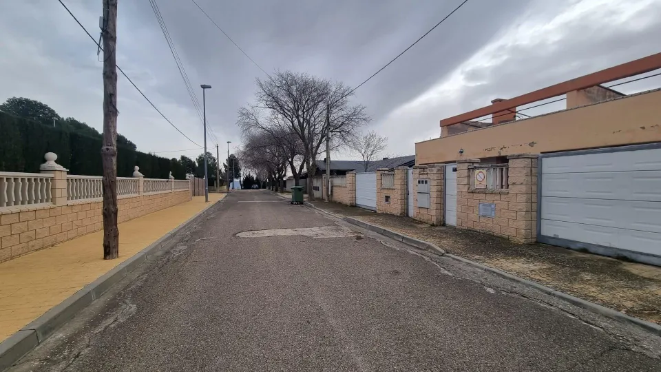 Casa independiente a la venta de 645 m2 construidos en el Alto de La Muela.