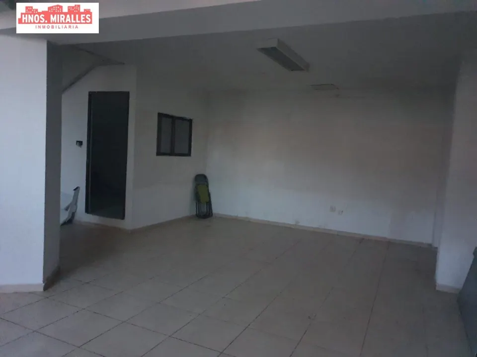ALQUILA LOCAL COMERCIAL EN CIUDAD QUESADA DE 90 MTRS.