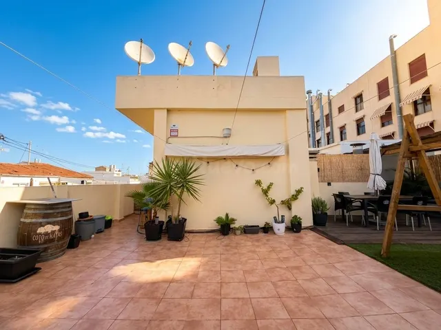 ÁTICO EN VENTA, CON AMPLIO SOLÁRIUM PRIVATIVO, GARAJE Y TRAS - foto 3