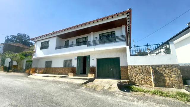 Magnífica Casa Independiente con Jardín y Garaje - Oportunid
