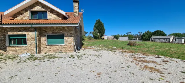 CASA REFORMADA USO HOTELERO EN SANTA COMBA — 49