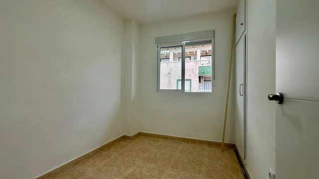 Apartamento luminoso 2 hab 1 baño en zona residencial Torrevieja — 5