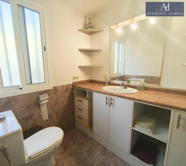 Encantadora Casa en Vilanova i la Geltrú. — 24