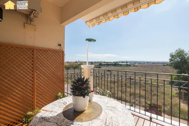 Vivienda con terraza , vistas despejadas, privacidad y orien - foto 2