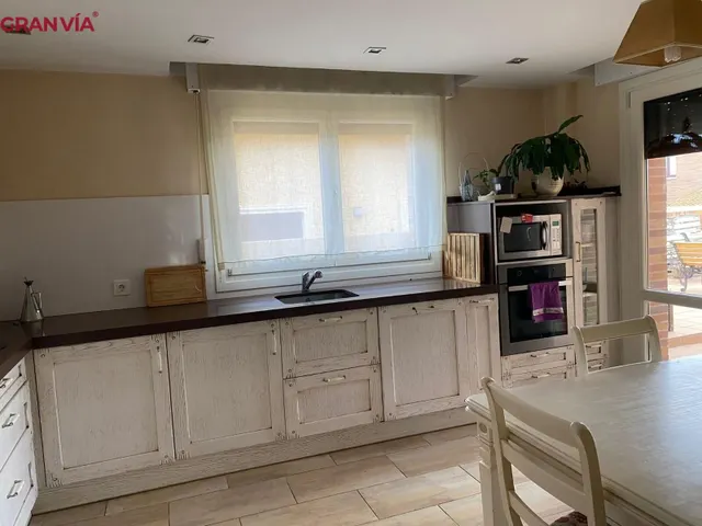 Gran chalet en urbanización de lujo en Navarrete — 14