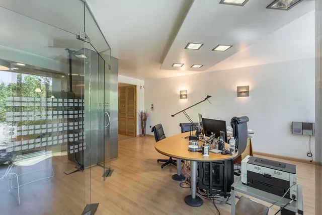 EXCLUSIVO INMUEBLE EN PLAZA DE CARRETAS, JUNTO AL EMBLEMÁTICO PASEO DEL SALÓN — 4
