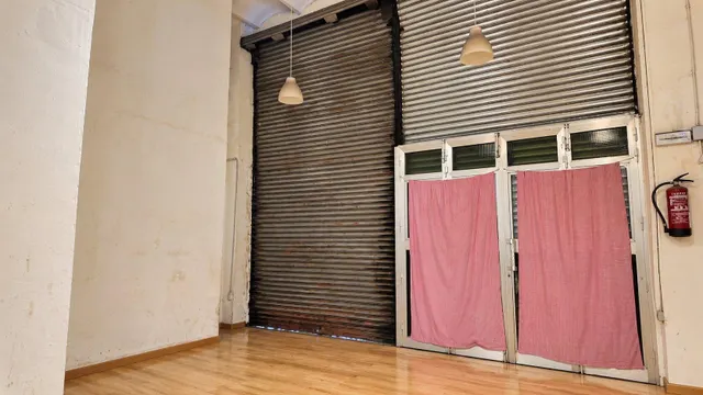Local con trastienda en venta en calle Aragón, Barcelona: 157 m2 ideal para loft o estudio — 7