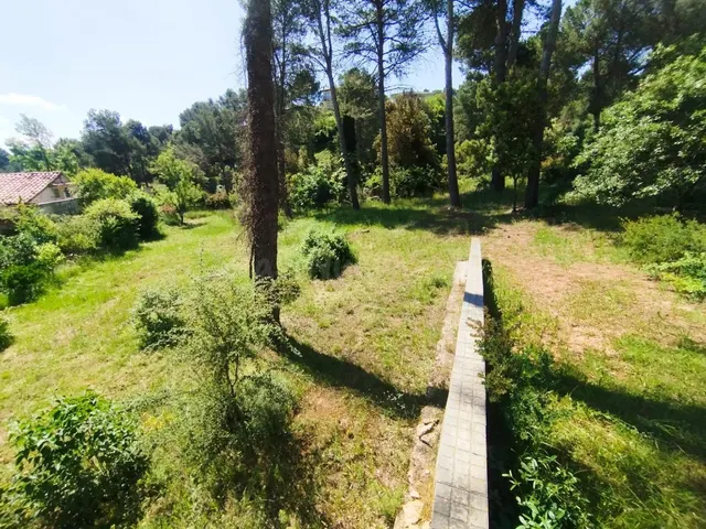 TERRENO URBANO, LLANO, CON MURO Y AGUA IDEAL PARA CONSTRUIR — 5