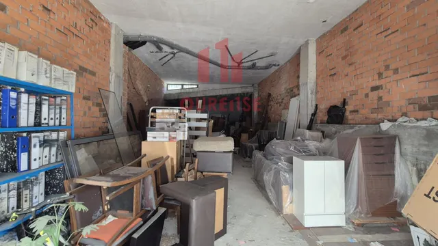 LOCAL EN EL COUTO, SITUADO CERCA DEL SANTO ÁNGEL. — 2