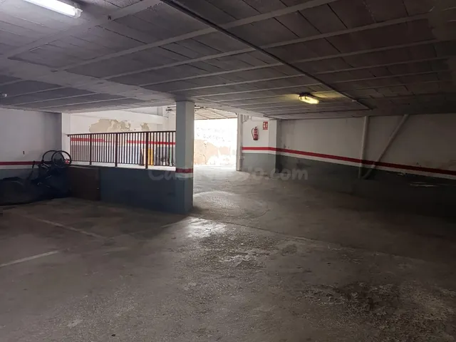 🅿️ Plaza de parking doble en zona Carrilet – amplia, segura  - foto 2