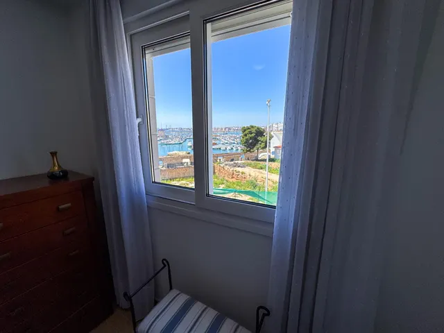 ¡Frente al mar y al puerto de Torrevieja, en pleno centro! — 21