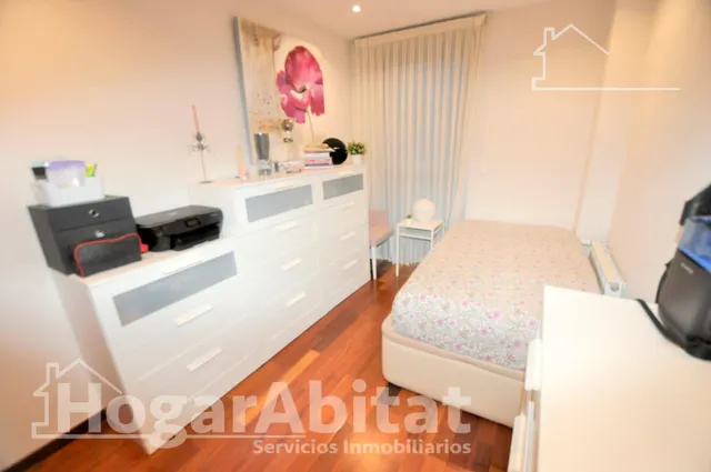 Vive con el confort de un exclusivo residencial con piscina, zonas verdes, garaje y trastero — 17