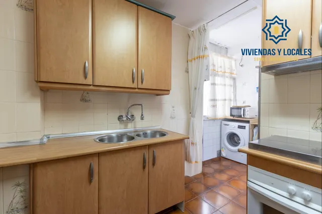 Piso de 3 dormitorios en calle milán, zaidín | muy luminoso y con gran potencial — 22