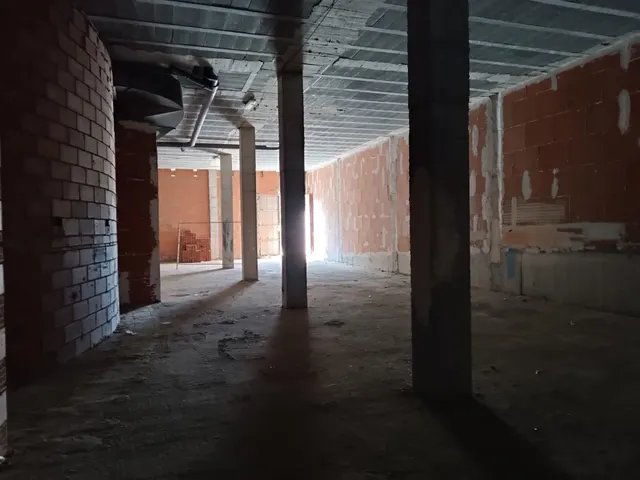 ¡Gran local comercial en Contrueces para adaptarlo a tu actividad ! — 7