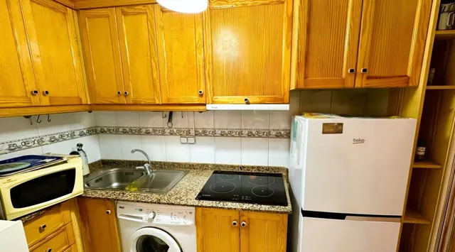 Se vende amplio estudio en el centro de Torrevieja - foto 3